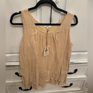 NWT women’s size small Easel top